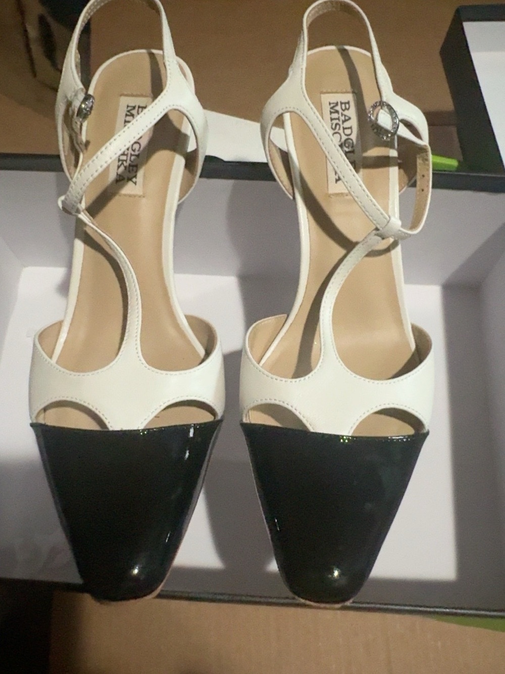 Badgley Mischka Aurelia Black White Leather Heels Size 5.5